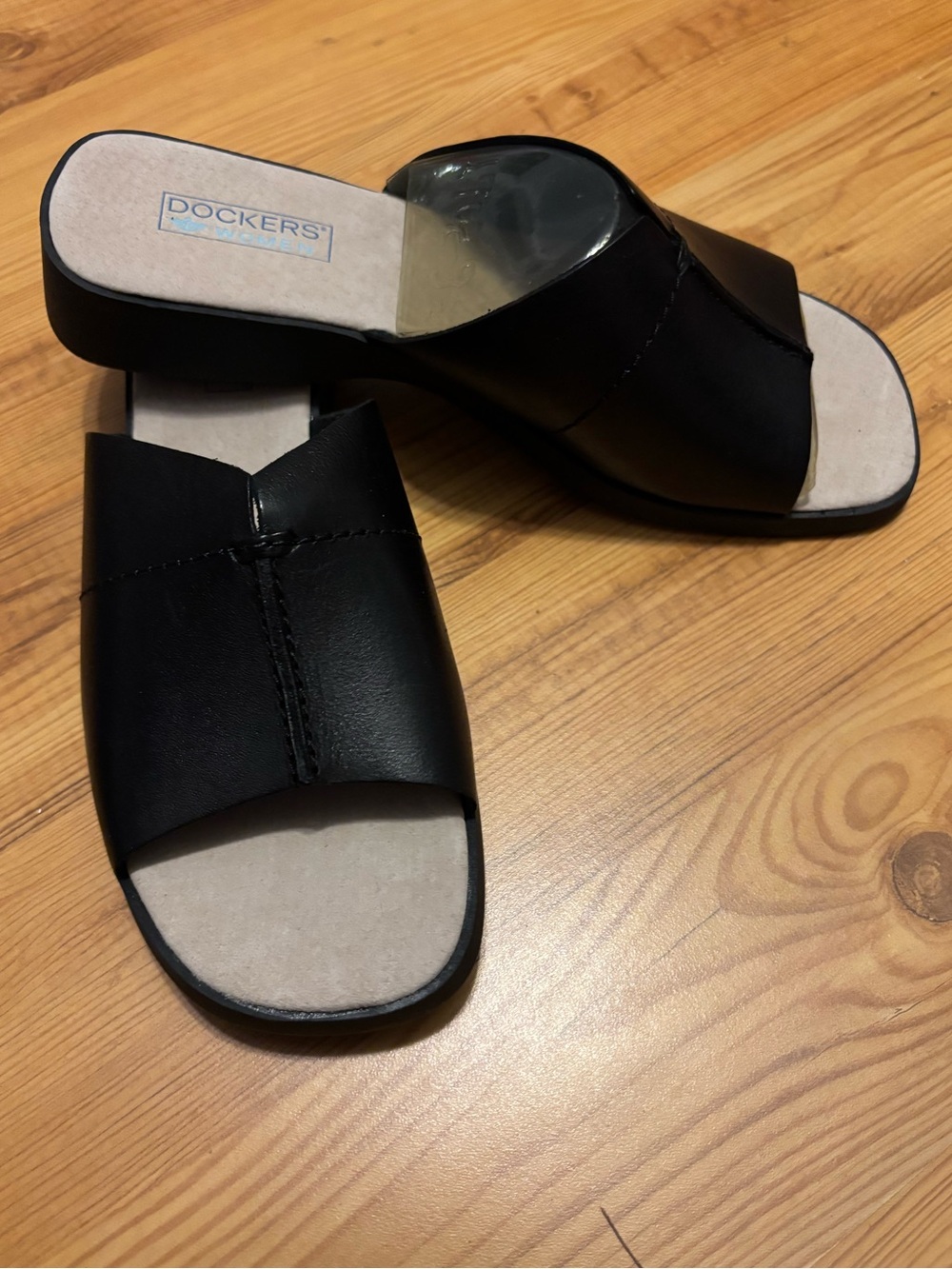 NWT Dockers Women’s Daytona 9.5 black leather slide sandal shoe